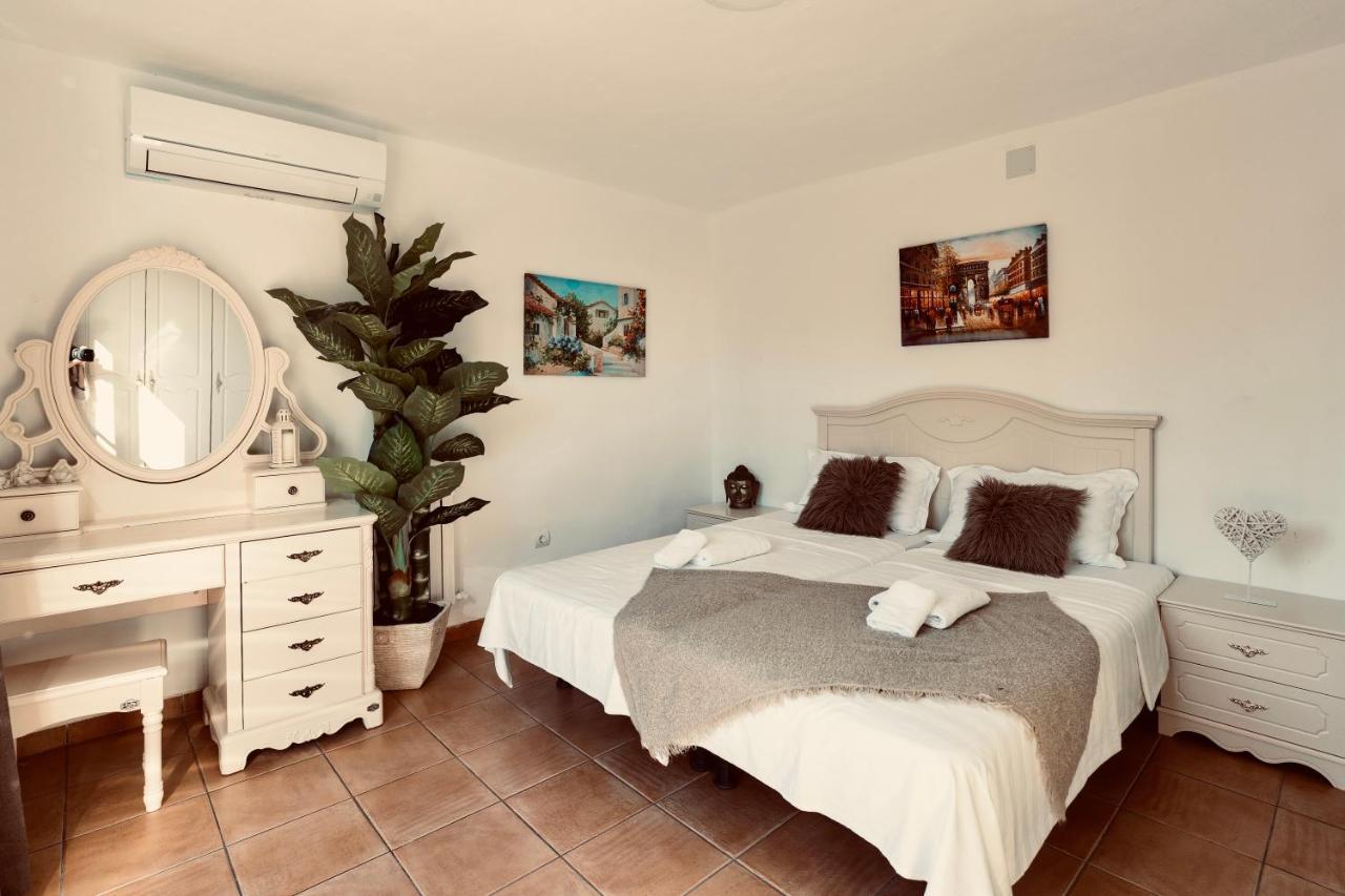 Ocean Suites Sant Antoni de Portmany Екстериор снимка