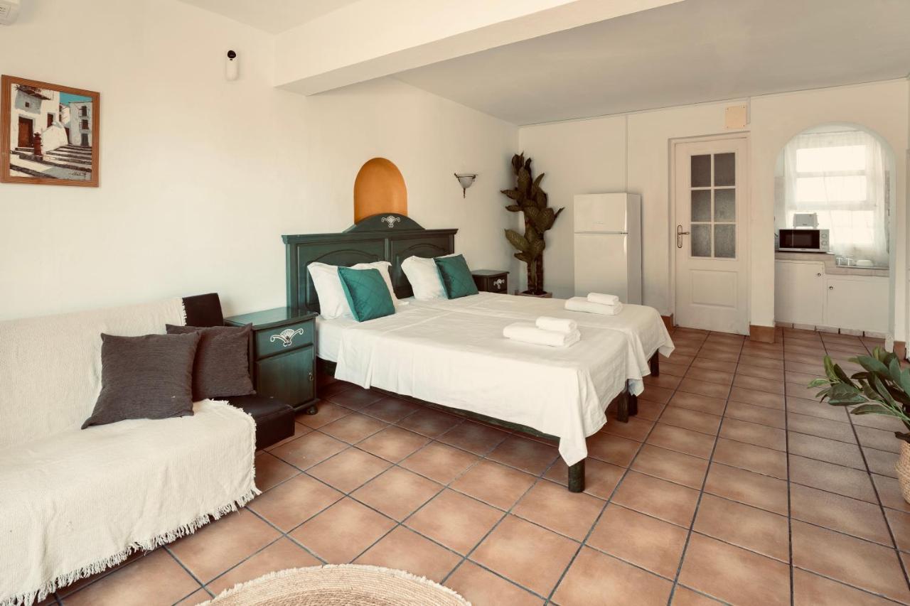 Ocean Suites Sant Antoni de Portmany Екстериор снимка